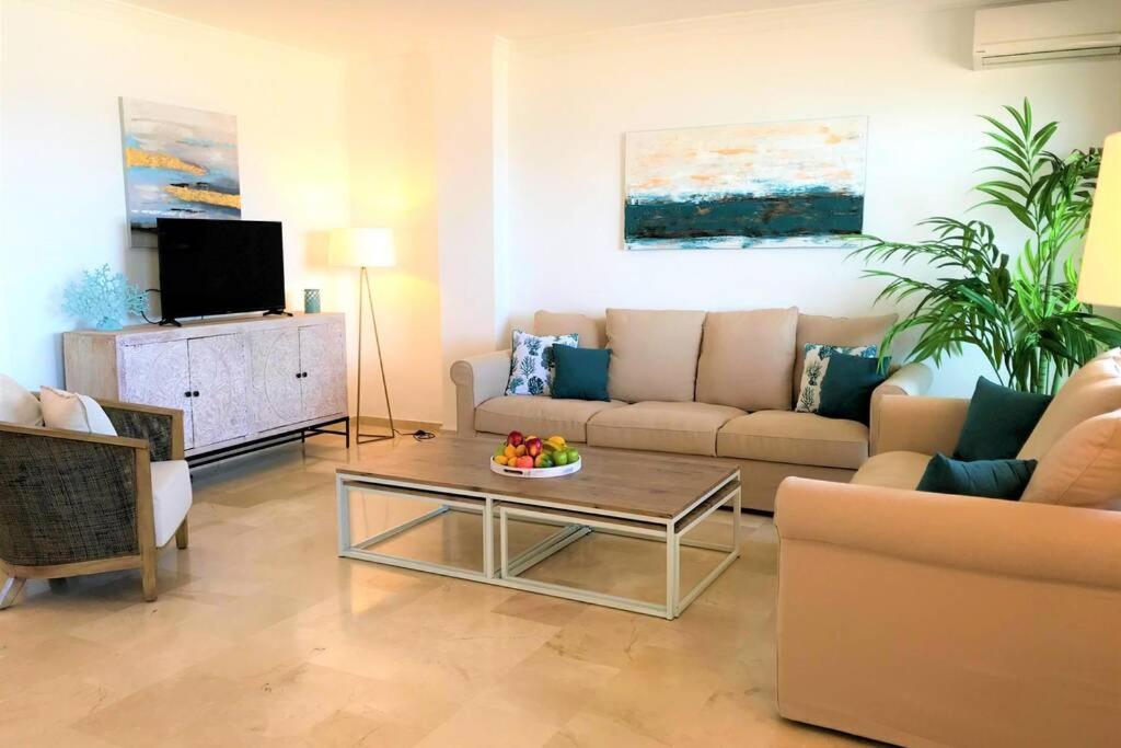 Penthouse Bermuda Beach 2 エステポナ エクステリア 写真