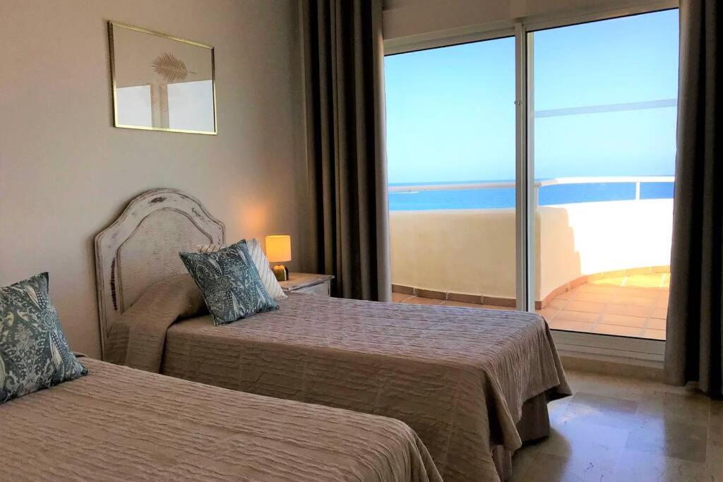 Penthouse Bermuda Beach 2 エステポナ エクステリア 写真