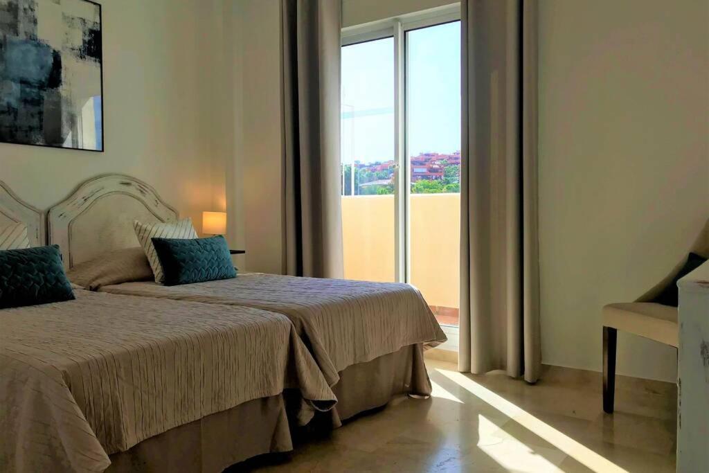 Penthouse Bermuda Beach 2 エステポナ エクステリア 写真