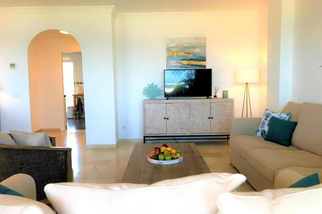 Penthouse Bermuda Beach 2 エステポナ エクステリア 写真